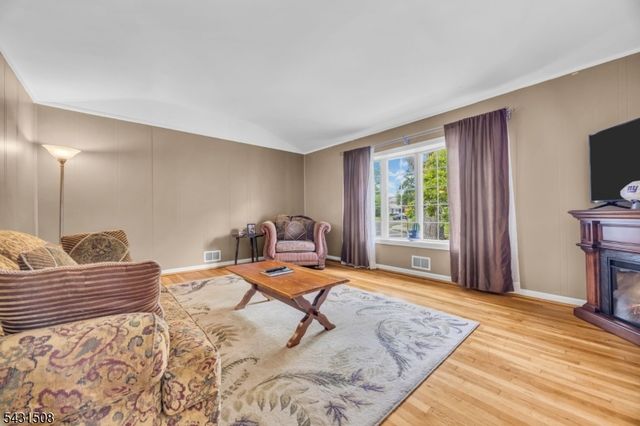1038 Centre St, Raritan Boro, NJ 08869