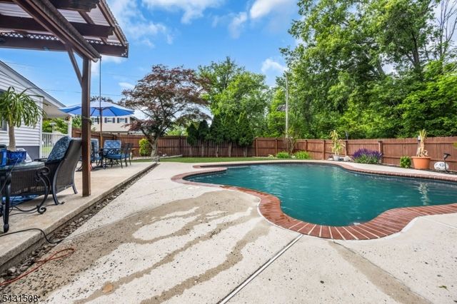 1038 Centre St, Raritan Boro, NJ 08869