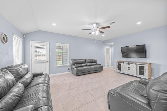 5602 Pleasant Falls Drive, Richmond, TX 77407