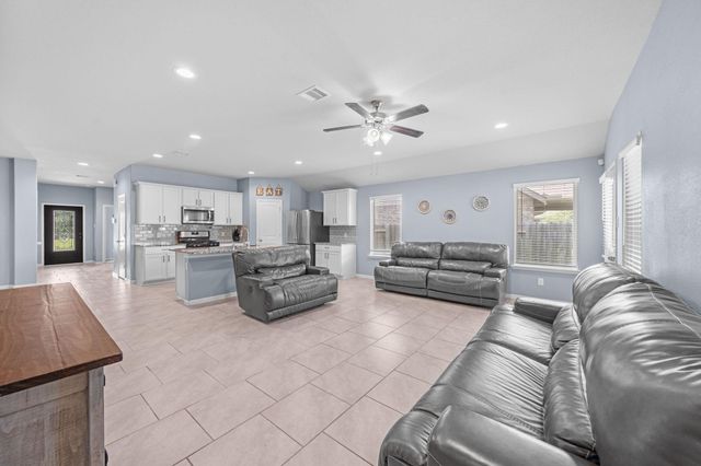5602 Pleasant Falls Drive, Richmond, TX 77407