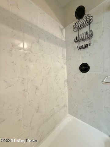 827 Lakeview Cir, Clarkson, KY 42726