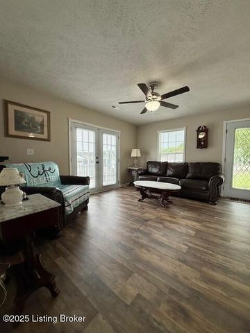 827 Lakeview Cir, Clarkson, KY 42726