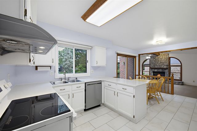 24762 White Plains Drive, Novi, MI 48374