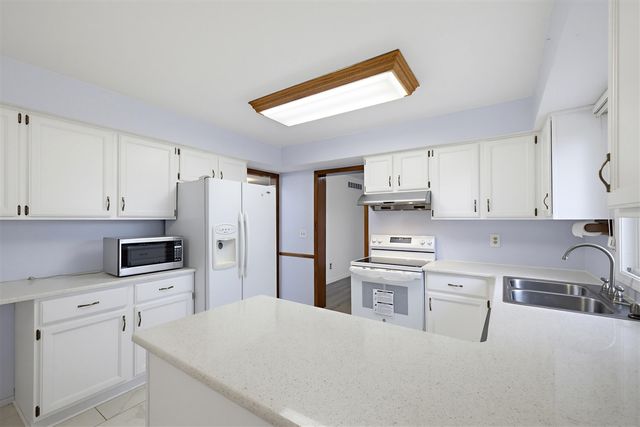 24762 White Plains Drive, Novi, MI 48374