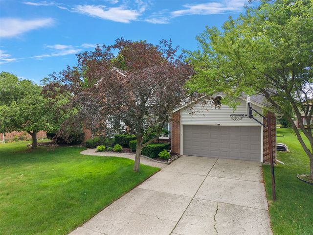 24762 White Plains Drive, Novi, MI 48374