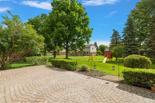 24762 White Plains Drive, Novi, MI 48374