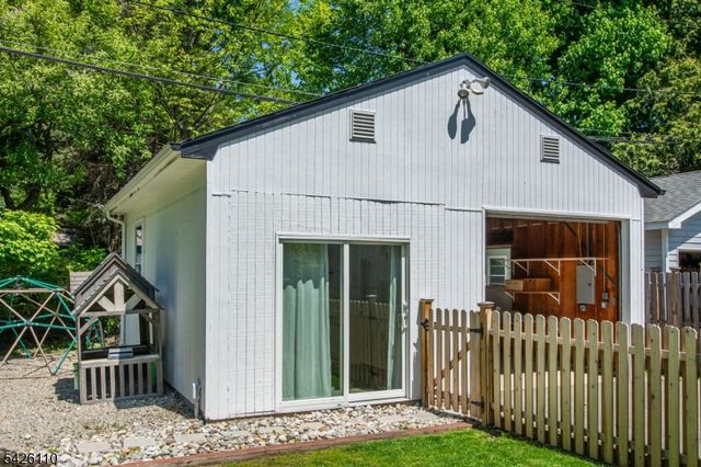 19 Carolin Rd, Montclair Twp., NJ 07043