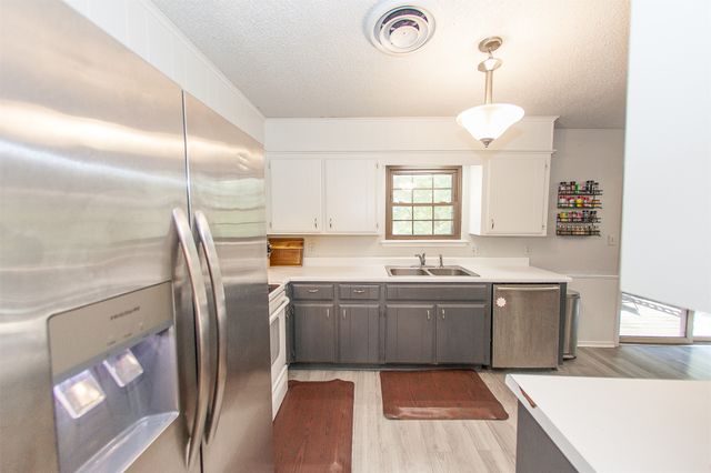620 Rosewood Circle, Claremore, OK 74017