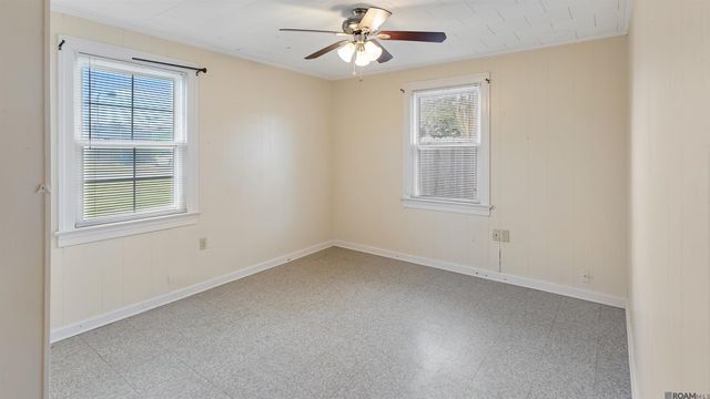 631 Michigan Ave, Port Allen, LA 70767