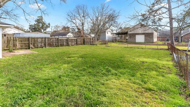 631 Michigan Ave, Port Allen, LA 70767