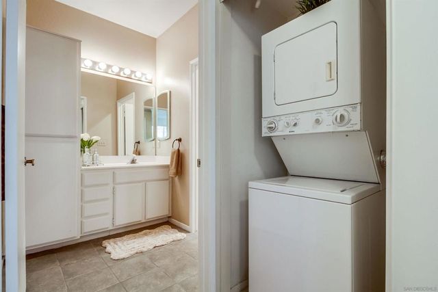 18736 Caminito Cantilena 194, San Diego, CA 92128