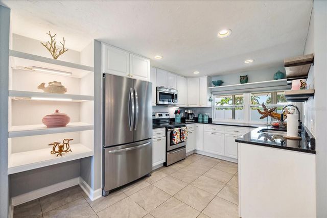 6841 ROXBURY DRIVE, Sarasota, FL 34231