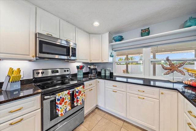 6841 ROXBURY DRIVE, Sarasota, FL 34231