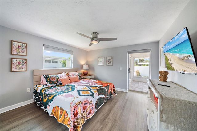 6841 ROXBURY DRIVE, Sarasota, FL 34231