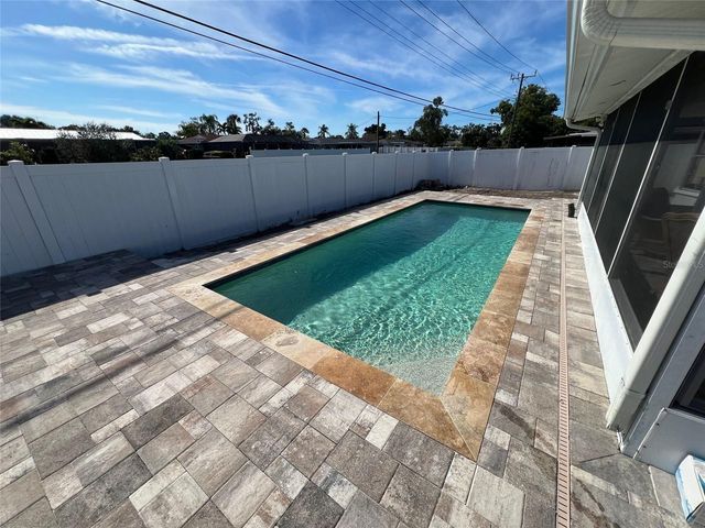 6841 ROXBURY DRIVE, Sarasota, FL 34231