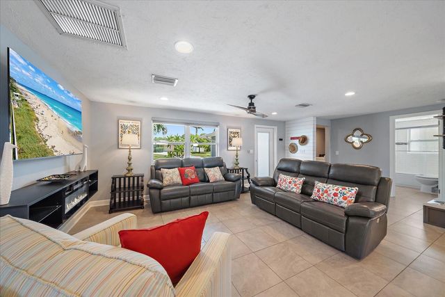 6841 ROXBURY DRIVE, Sarasota, FL 34231