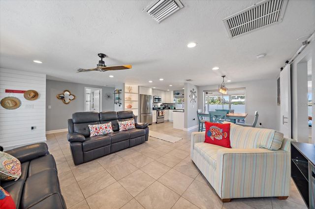 6841 ROXBURY DRIVE, Sarasota, FL 34231