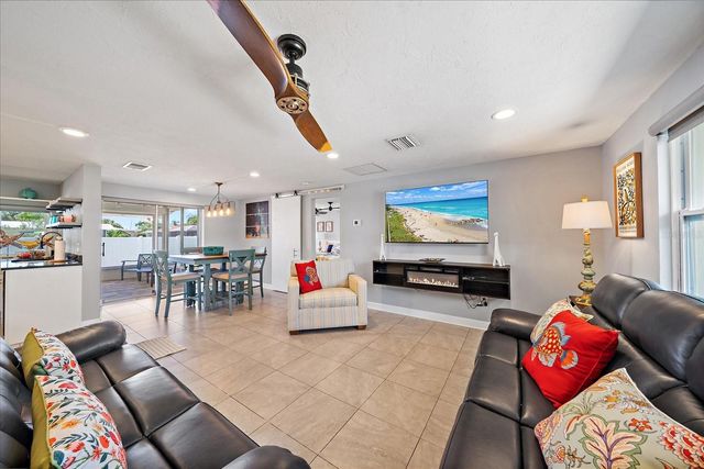 6841 ROXBURY DRIVE, Sarasota, FL 34231