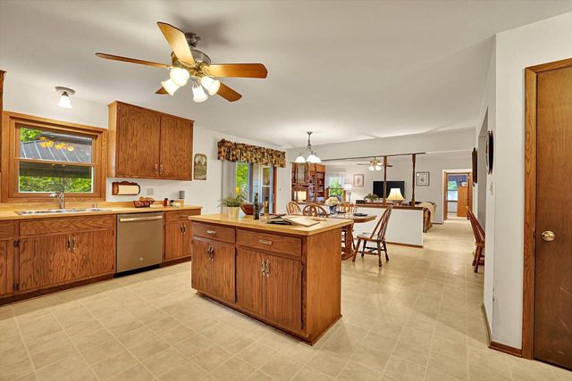 3827 W Minnesota AVENUE, Franklin, WI 53132