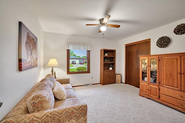 3827 W Minnesota AVENUE, Franklin, WI 53132