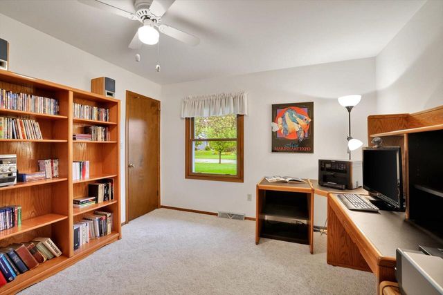 3827 W Minnesota AVENUE, Franklin, WI 53132