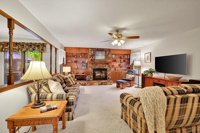 3827 W Minnesota AVENUE, Franklin, WI 53132