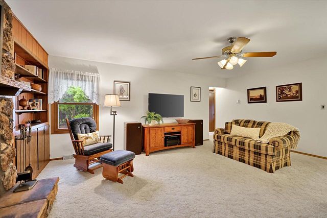 3827 W Minnesota AVENUE, Franklin, WI 53132