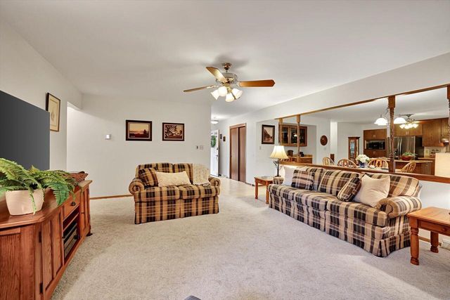 3827 W Minnesota AVENUE, Franklin, WI 53132