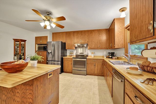 3827 W Minnesota AVENUE, Franklin, WI 53132