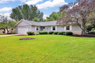 3827 W Minnesota AVENUE, Franklin, WI 53132