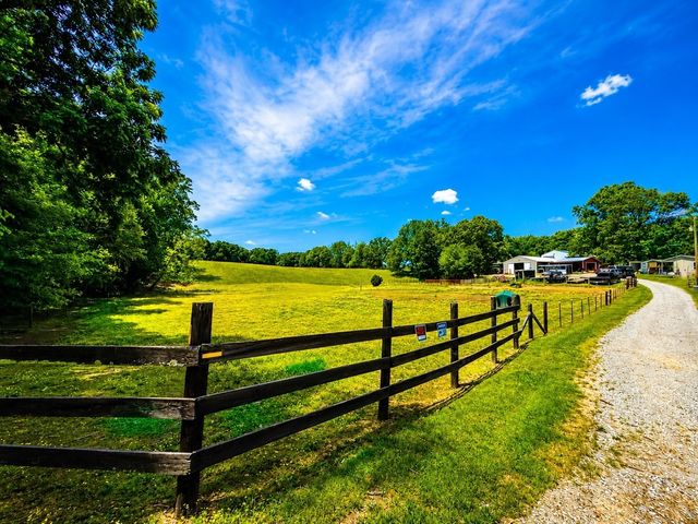 1126 Cedar Creek Rd, Vanleer, TN 37181