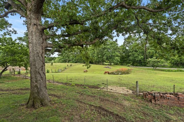 1126 Cedar Creek Rd, Vanleer, TN 37181