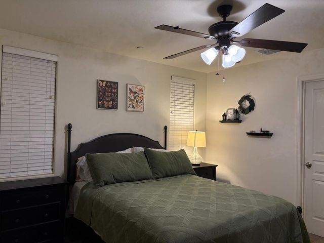 6153 E Peruna Way, Fresno, CA 93727