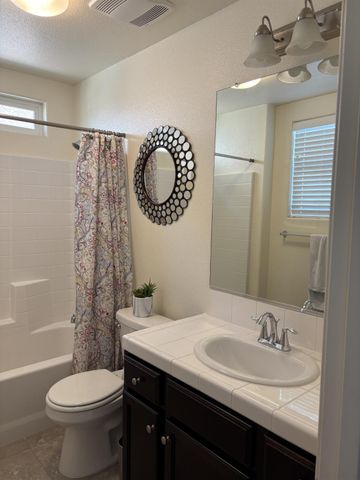 6153 E Peruna Way, Fresno, CA 93727