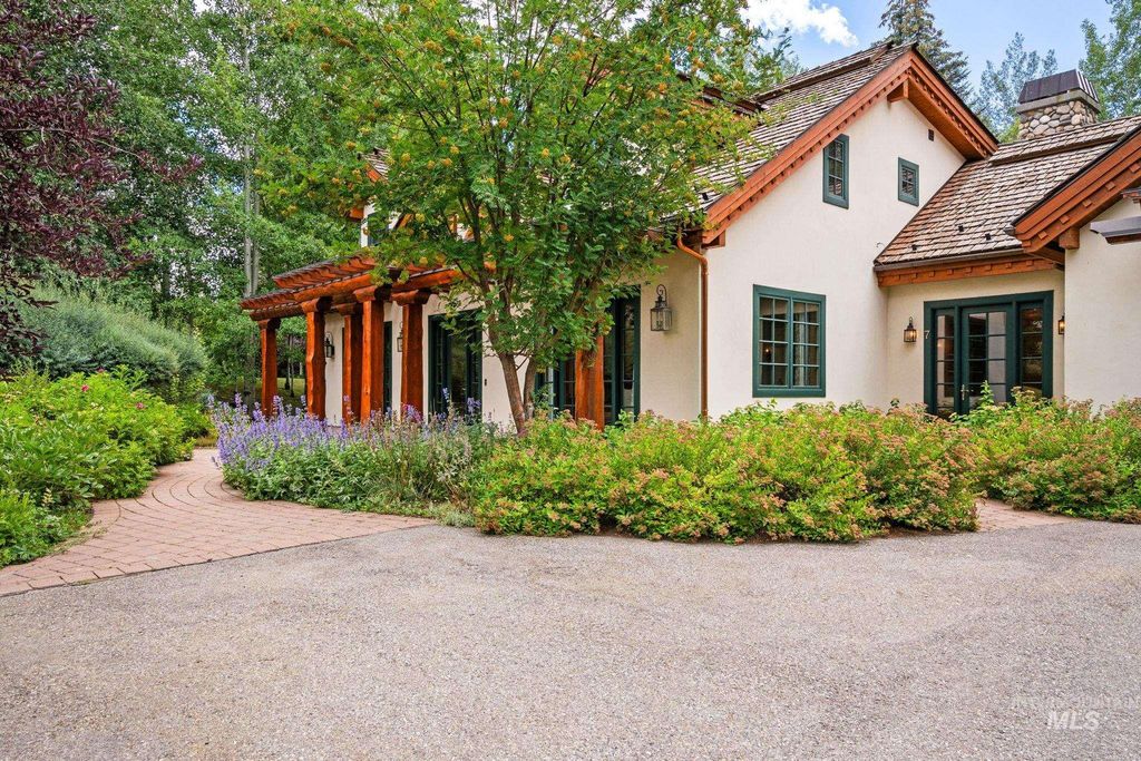 7 Rose Ct, Sun Valley, ID 83353 photo 3