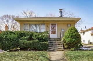 9430 S 81st Avenue, Hickory Hills, IL 60457