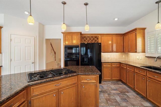 124 Lake Point Drive, League City, TX 77573