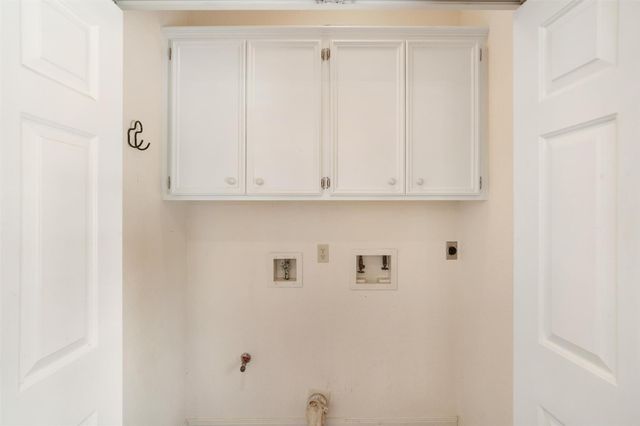 124 Lake Point Drive, League City, TX 77573