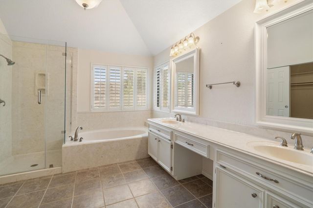 124 Lake Point Drive, League City, TX 77573