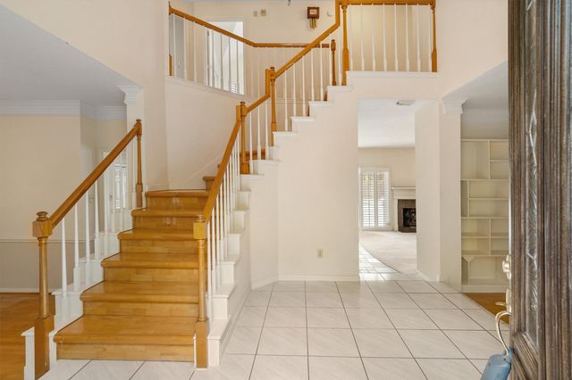 124 Lake Point Drive, League City, TX 77573