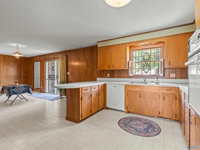 319 Westchester Avenue SW, Huntsville, AL 35801