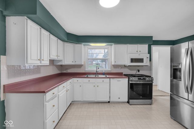 7730 Grandview Drive, Indianapolis, IN 46260