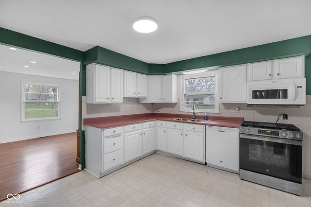 7730 Grandview Drive, Indianapolis, IN 46260