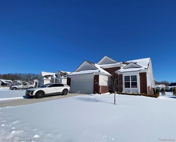 30153 Turtle Creek Circle, New Hudson, MI 48165
