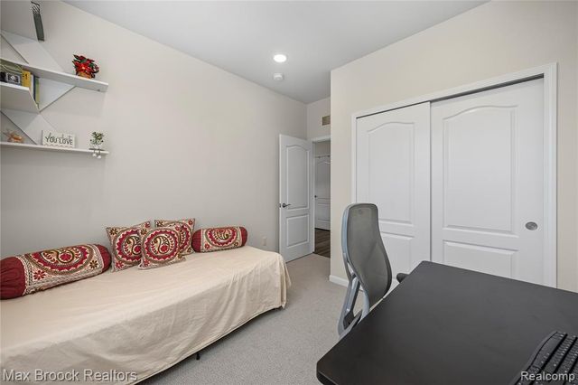 30153 Turtle Creek Circle, New Hudson, MI 48165