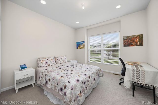 30153 Turtle Creek Circle, New Hudson, MI 48165