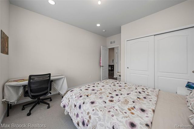 30153 Turtle Creek Circle, New Hudson, MI 48165