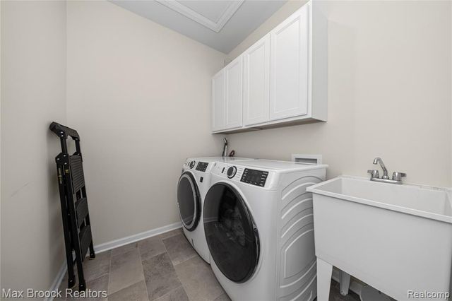 30153 Turtle Creek Circle, New Hudson, MI 48165