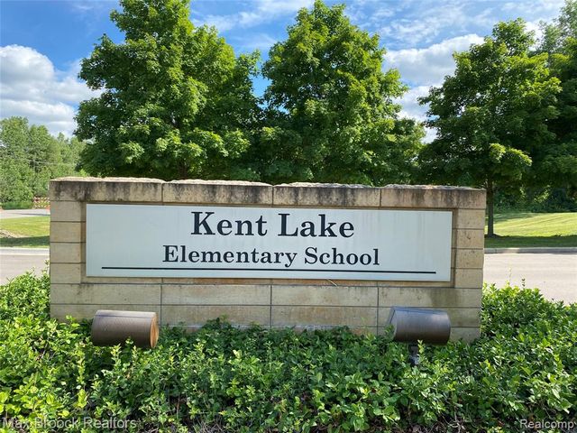 30153 Turtle Creek Circle, New Hudson, MI 48165