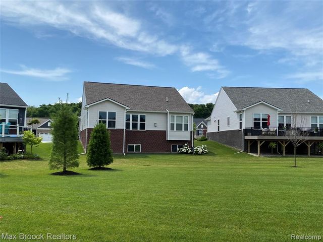 30153 Turtle Creek Circle, New Hudson, MI 48165
